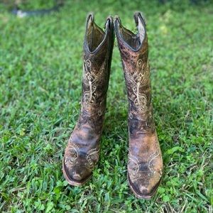 Cavender boots 8 w